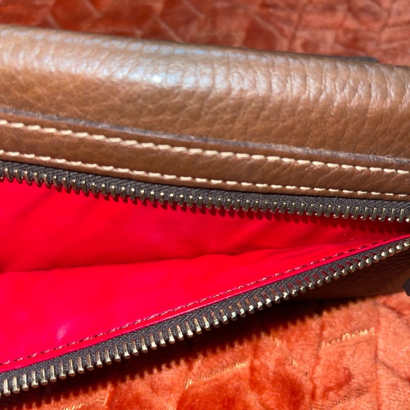 Dooney and Bourke Dillen collection continental wallet - Picture 4 of 11